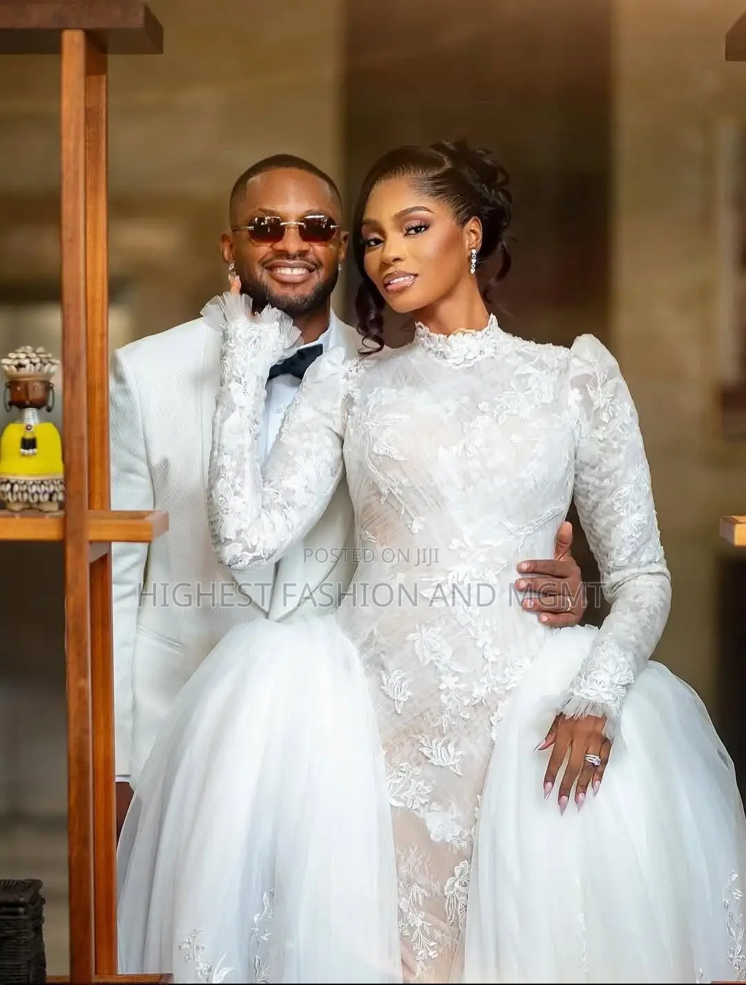 Classy Detachable Train Bridal Gown Set