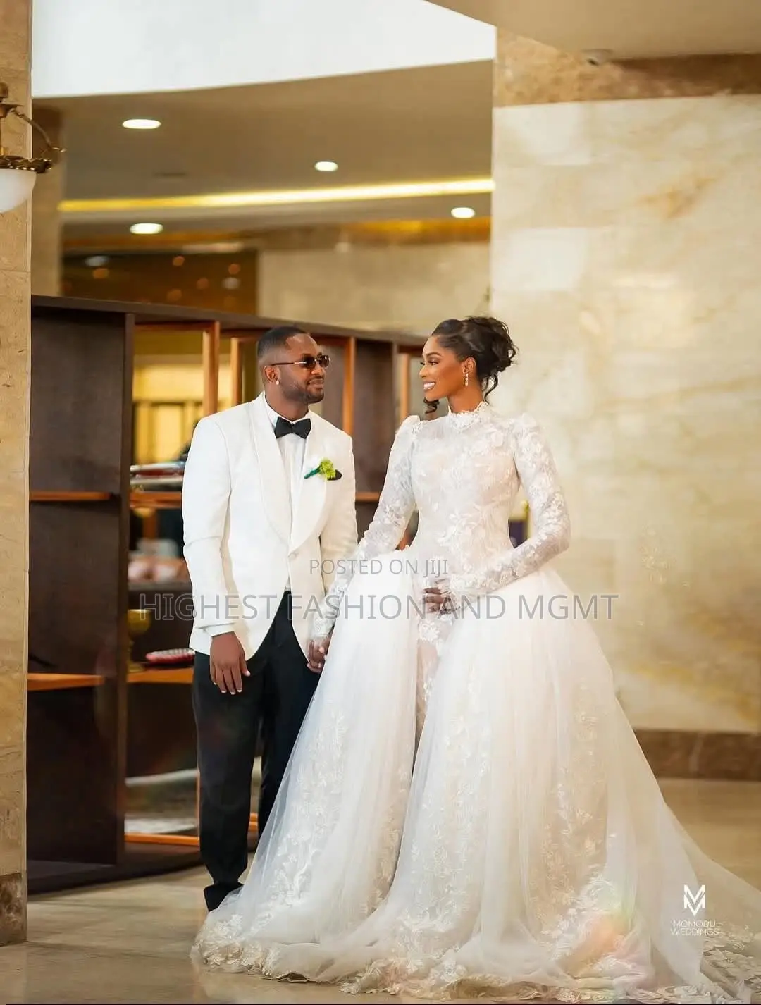 Classy Detachable Train Bridal Gown Set