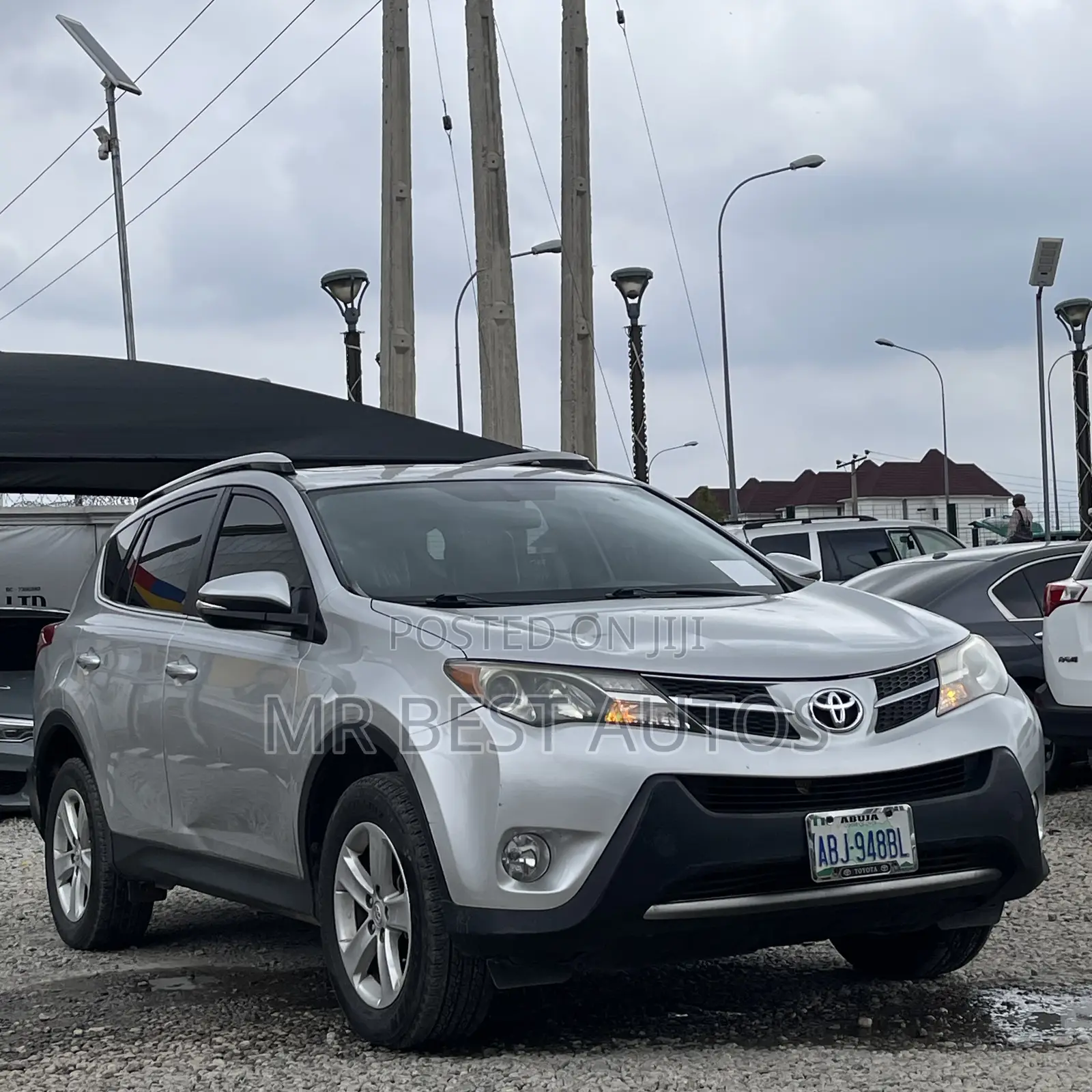 Toyota RAV4 XLE 4dr SUV AWD (2.5L 4cyl 6A) 2014 Silver
