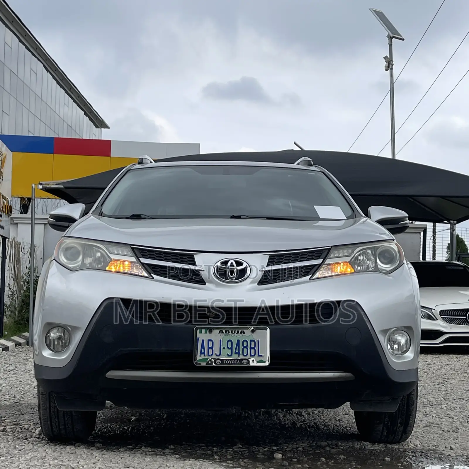 Toyota RAV4 XLE 4dr SUV AWD (2.5L 4cyl 6A) 2014 Silver