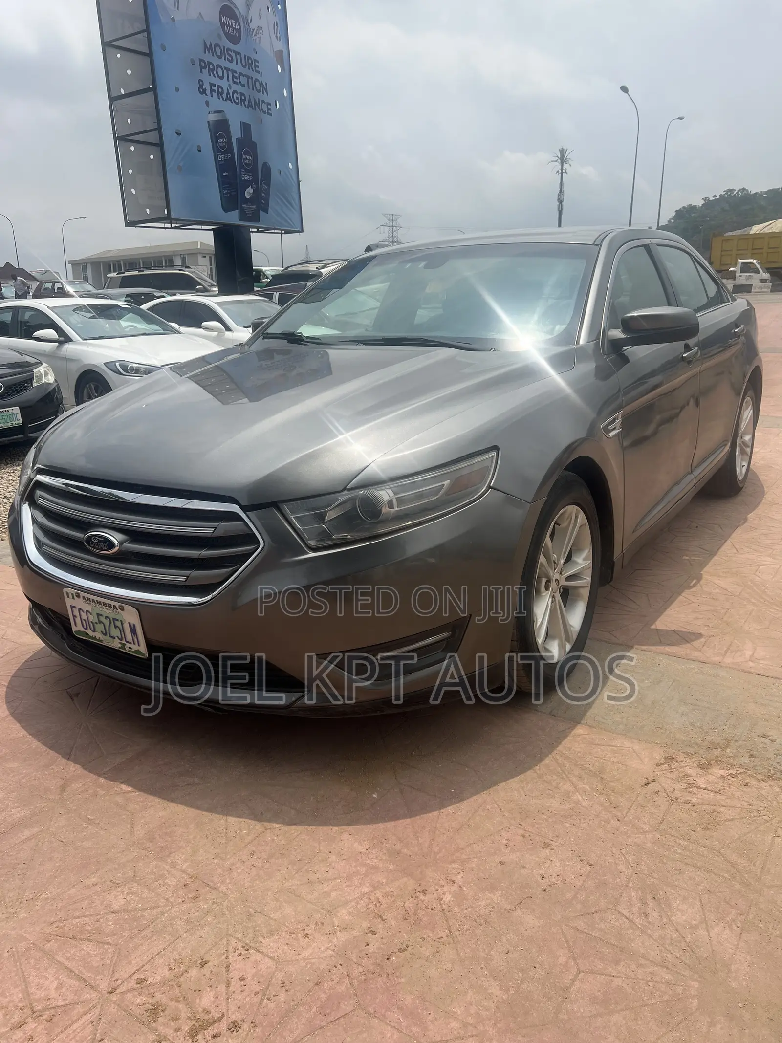 Ford Taurus 2013 Gray