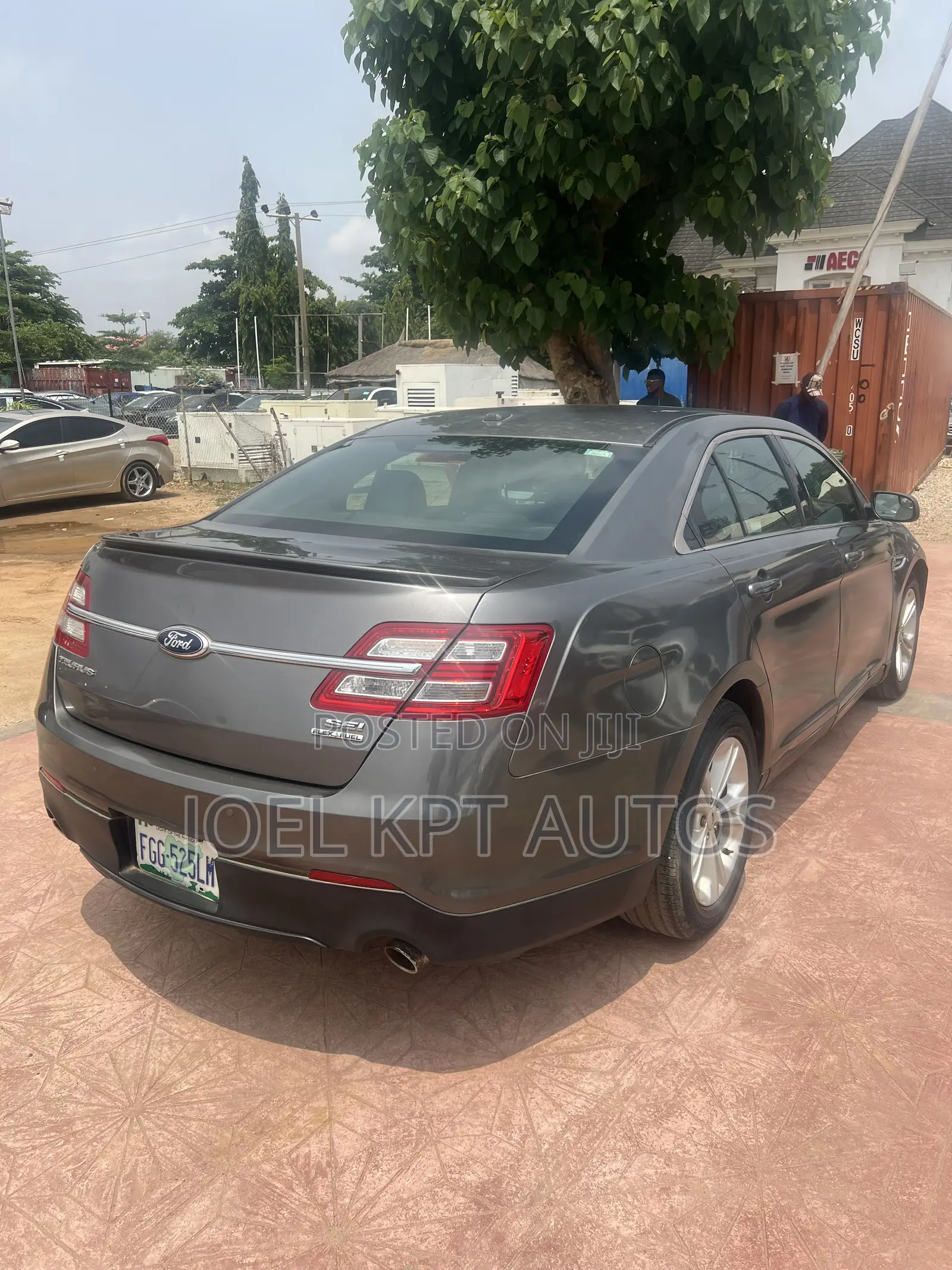 Ford Taurus 2013 Gray