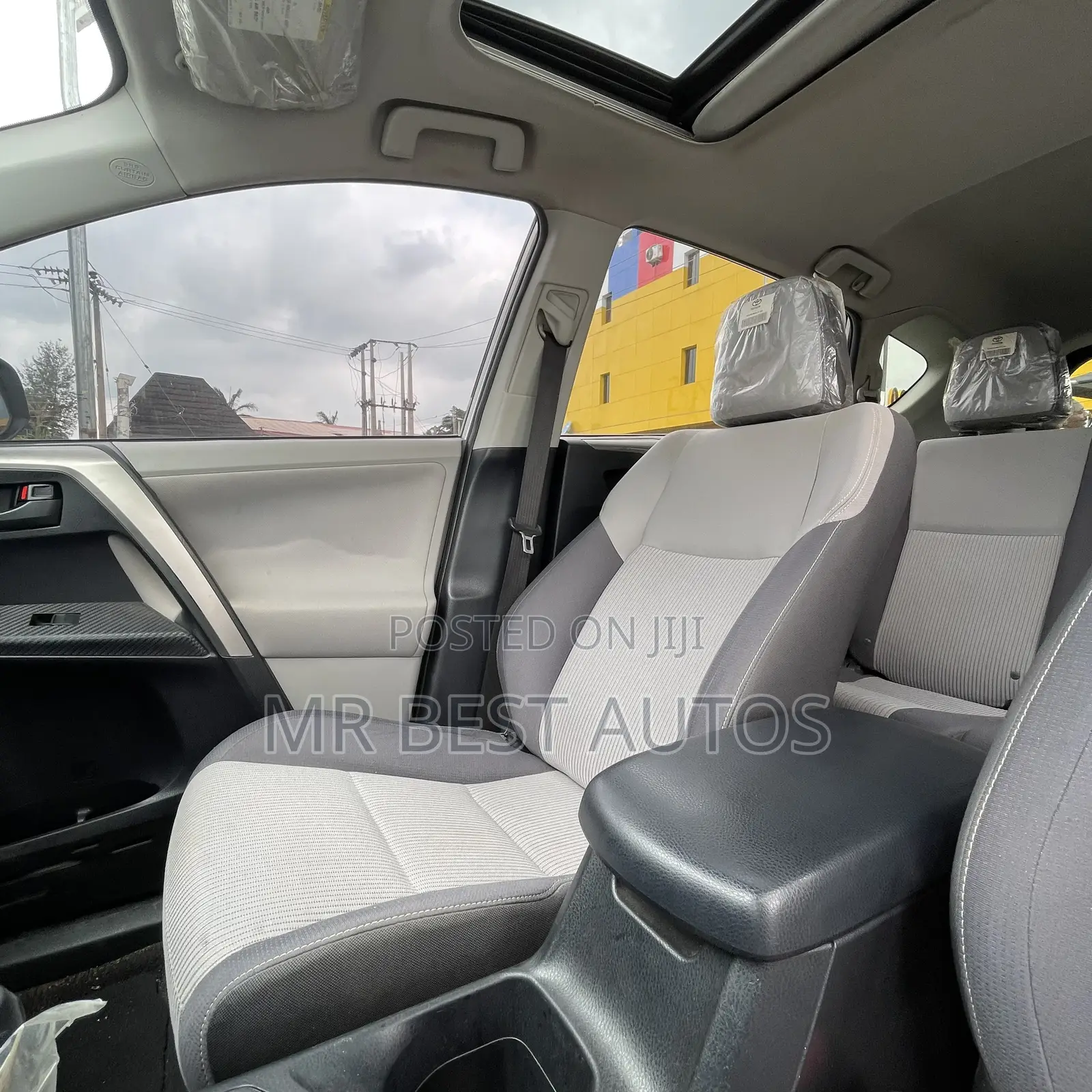 Toyota RAV4 XLE 4dr SUV AWD (2.5L 4cyl 6A) 2014 Silver
