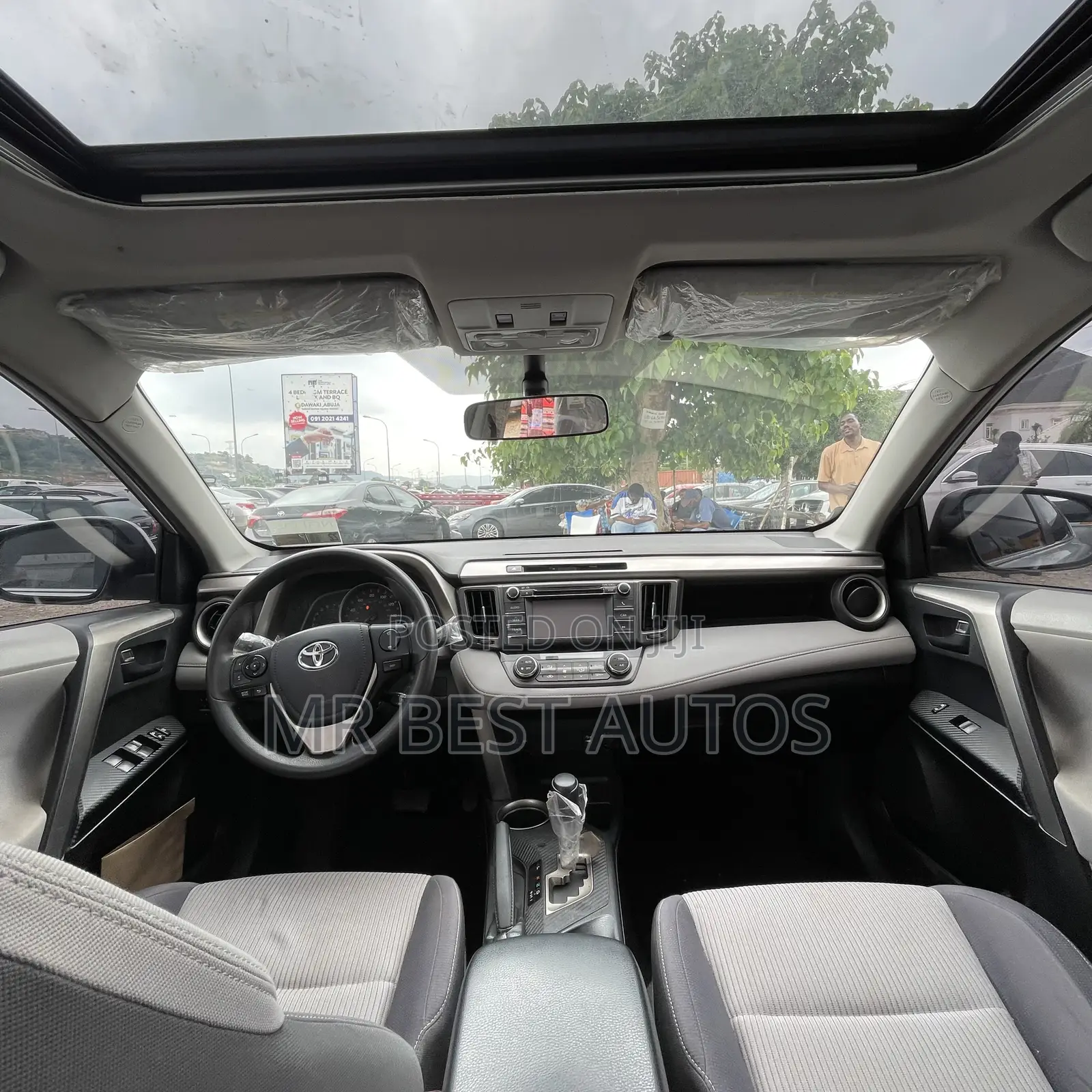 Toyota RAV4 XLE 4dr SUV AWD (2.5L 4cyl 6A) 2014 Silver