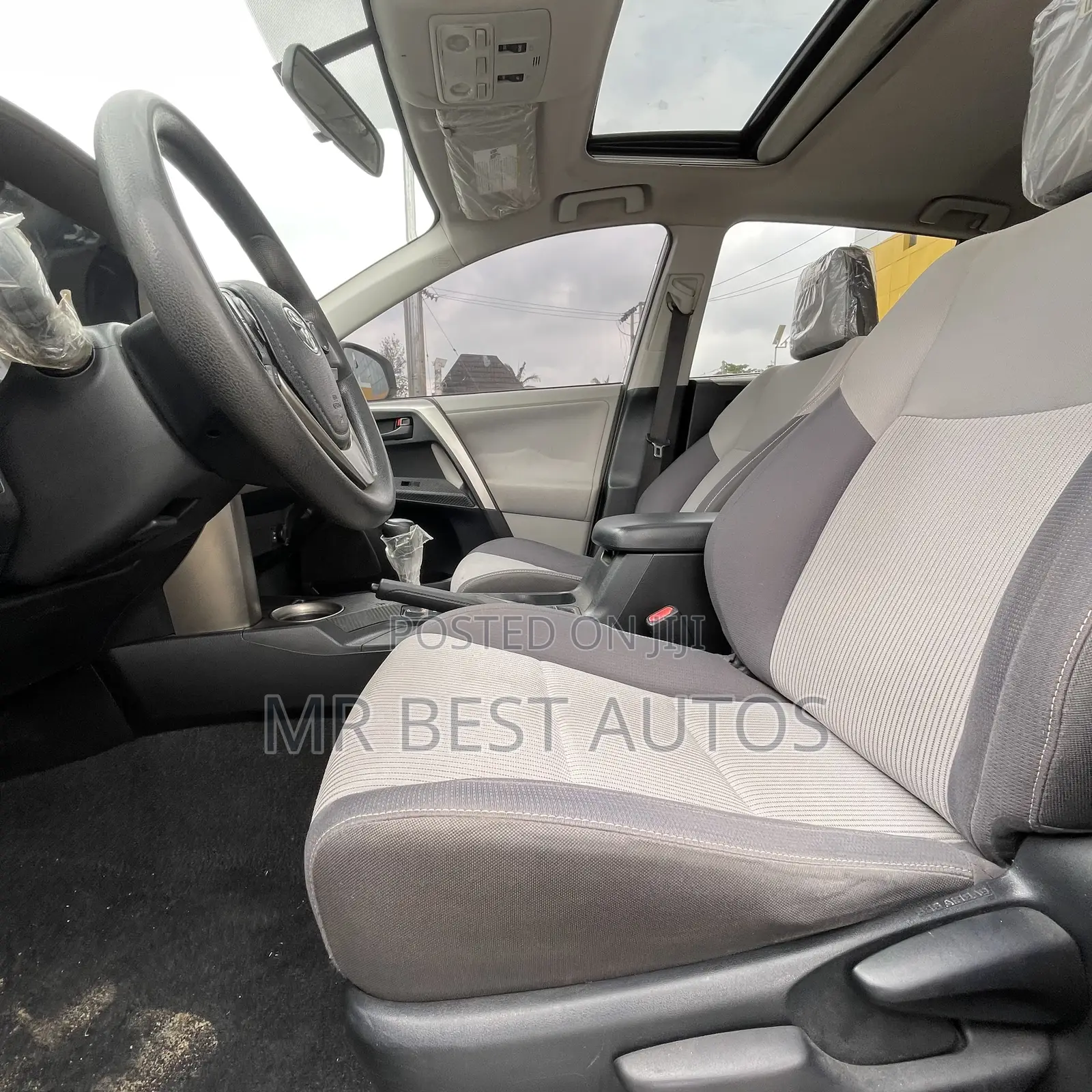 Toyota RAV4 XLE 4dr SUV AWD (2.5L 4cyl 6A) 2014 Silver