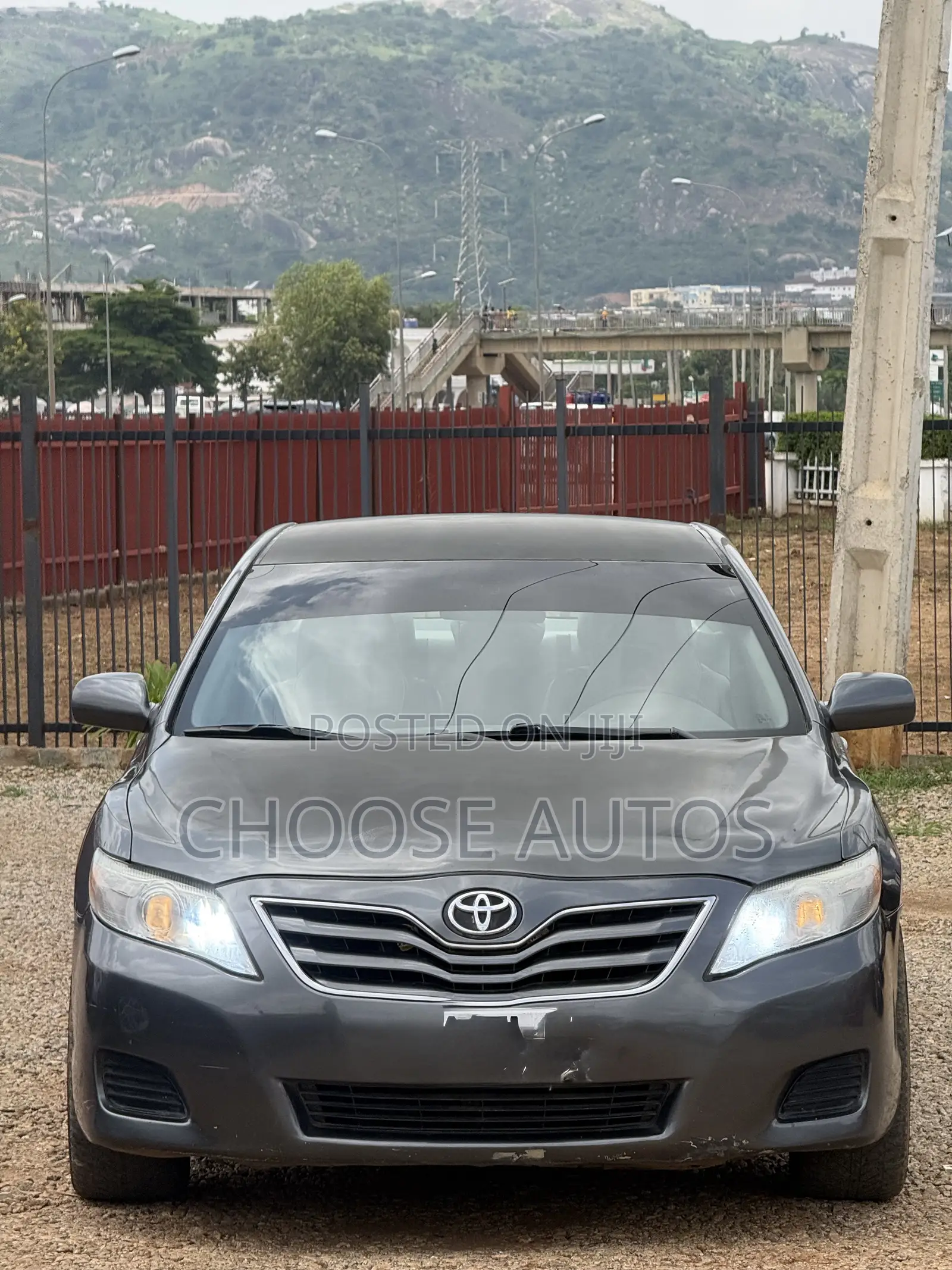 Toyota Camry LE 4dr Sedan (2.5L 4cyl 6AM) 2010 Gray