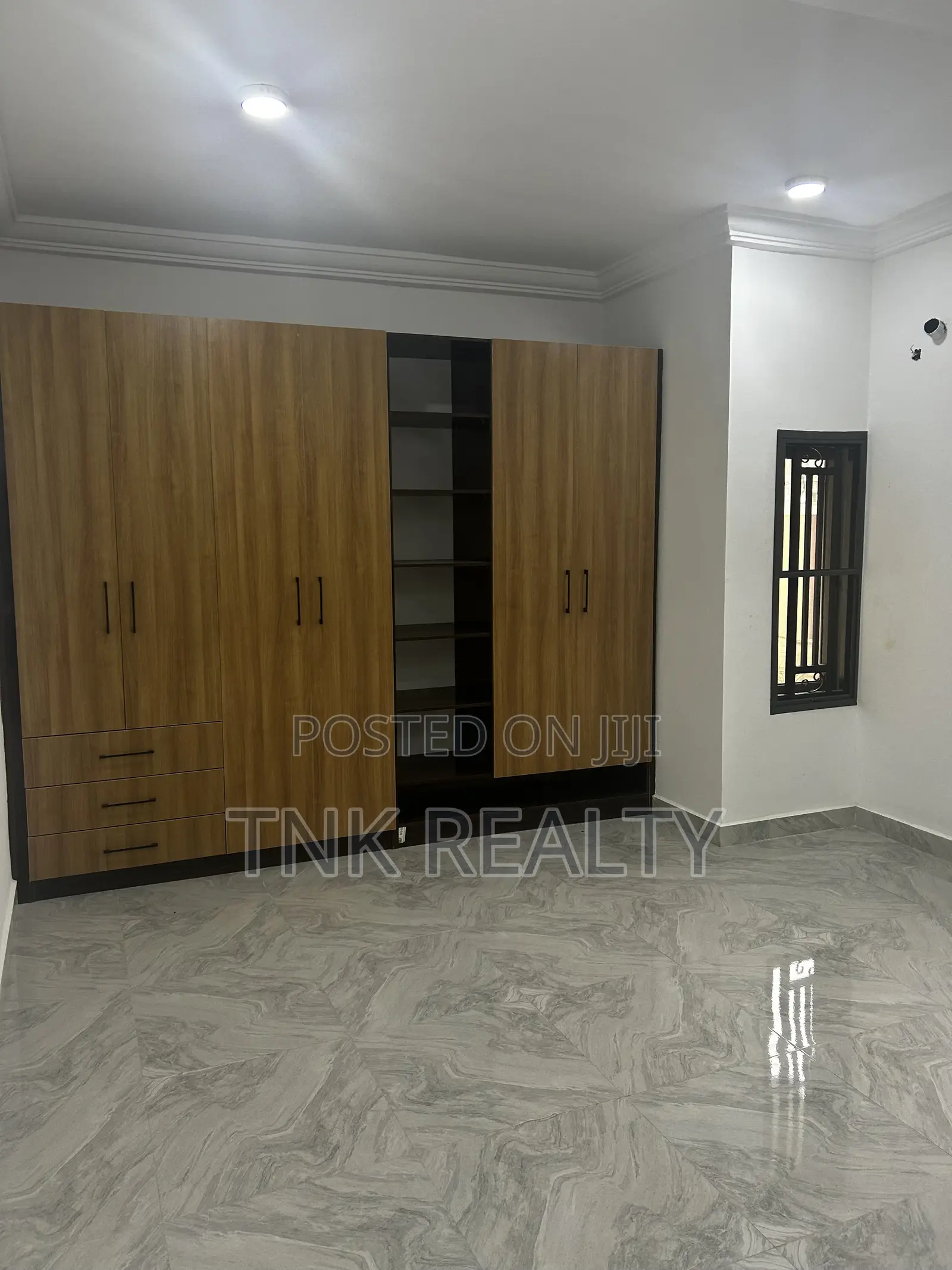 Furnished 3bdrm Block of Flats in Katampe (Main) for sale