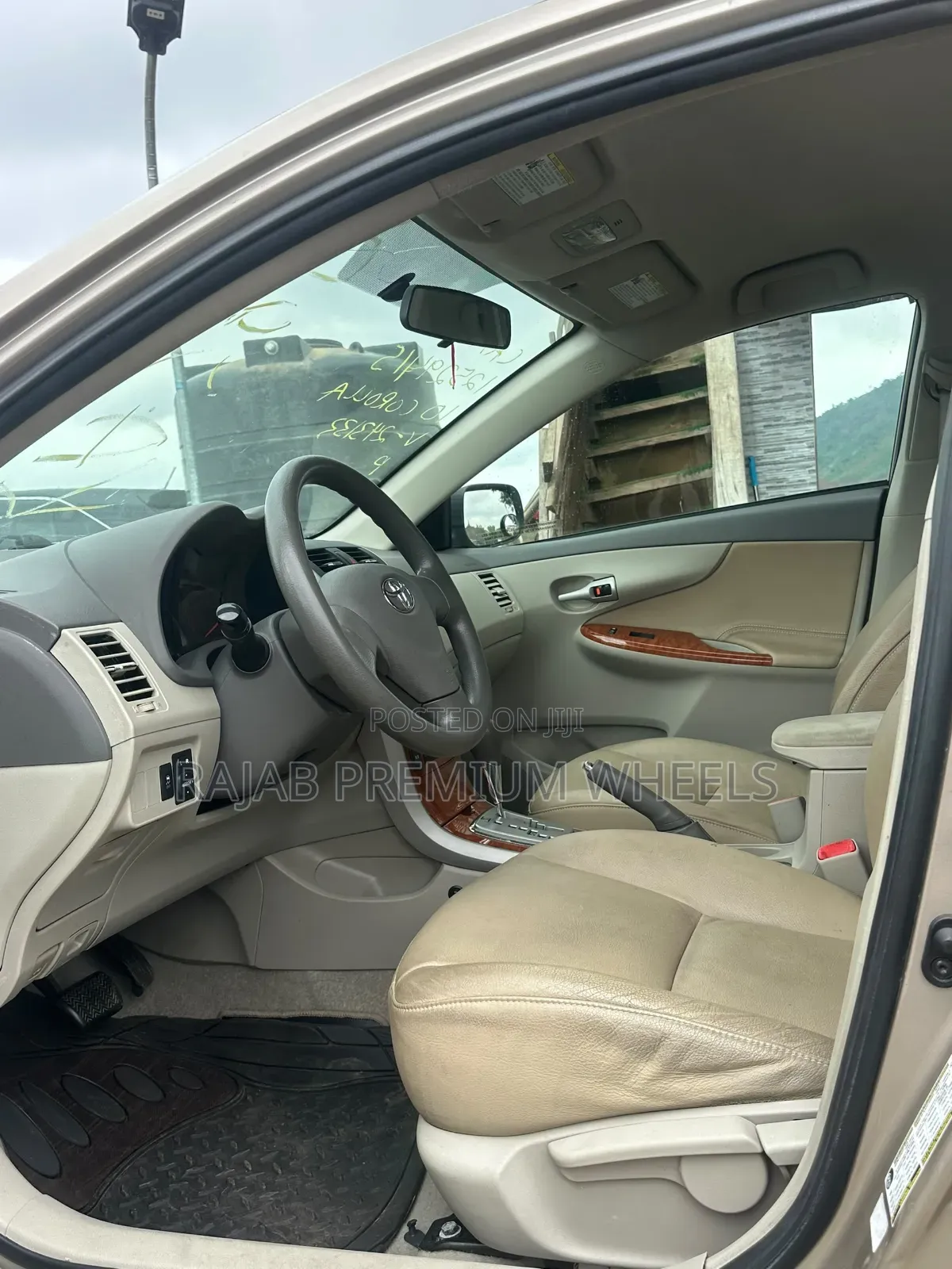 Toyota Corolla 2010 Gold