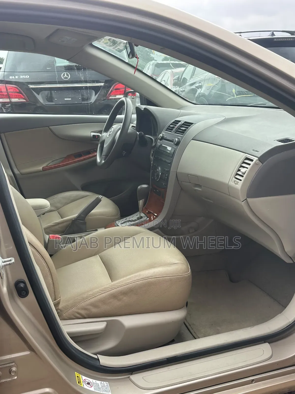 Toyota Corolla 2010 Gold