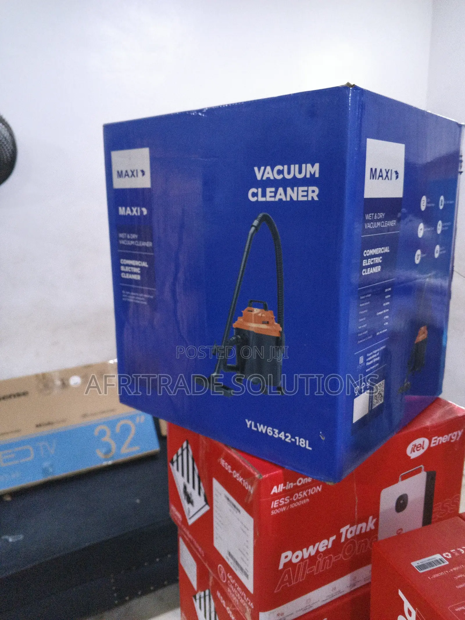 Maxi Wet Dry Vacuum Cleaner for Office Cleaning