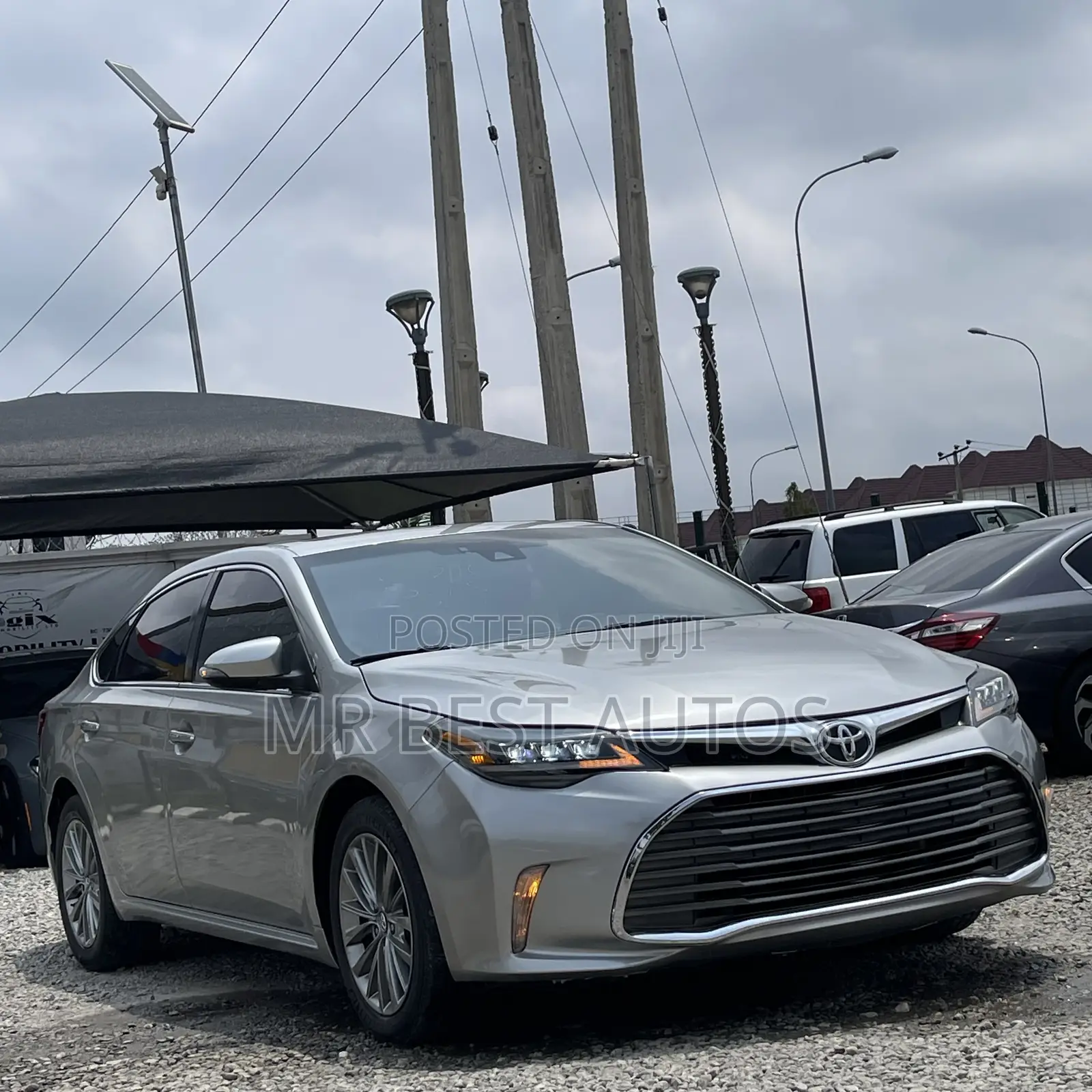 Toyota Avalon XLE Premium FWD Sedan (3.6L 6cyl 6A) 2016 Silver