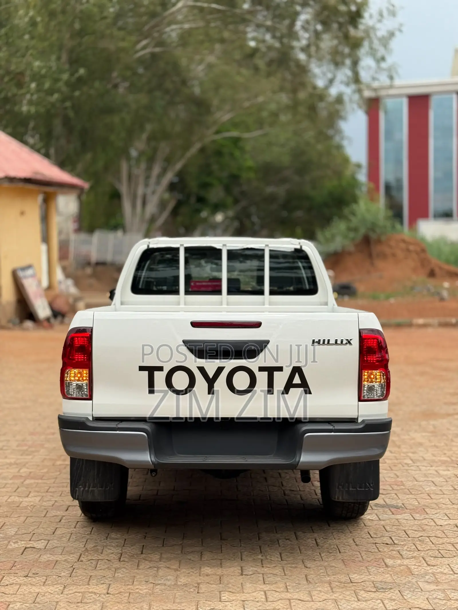 New Toyota Hilux 2025 White