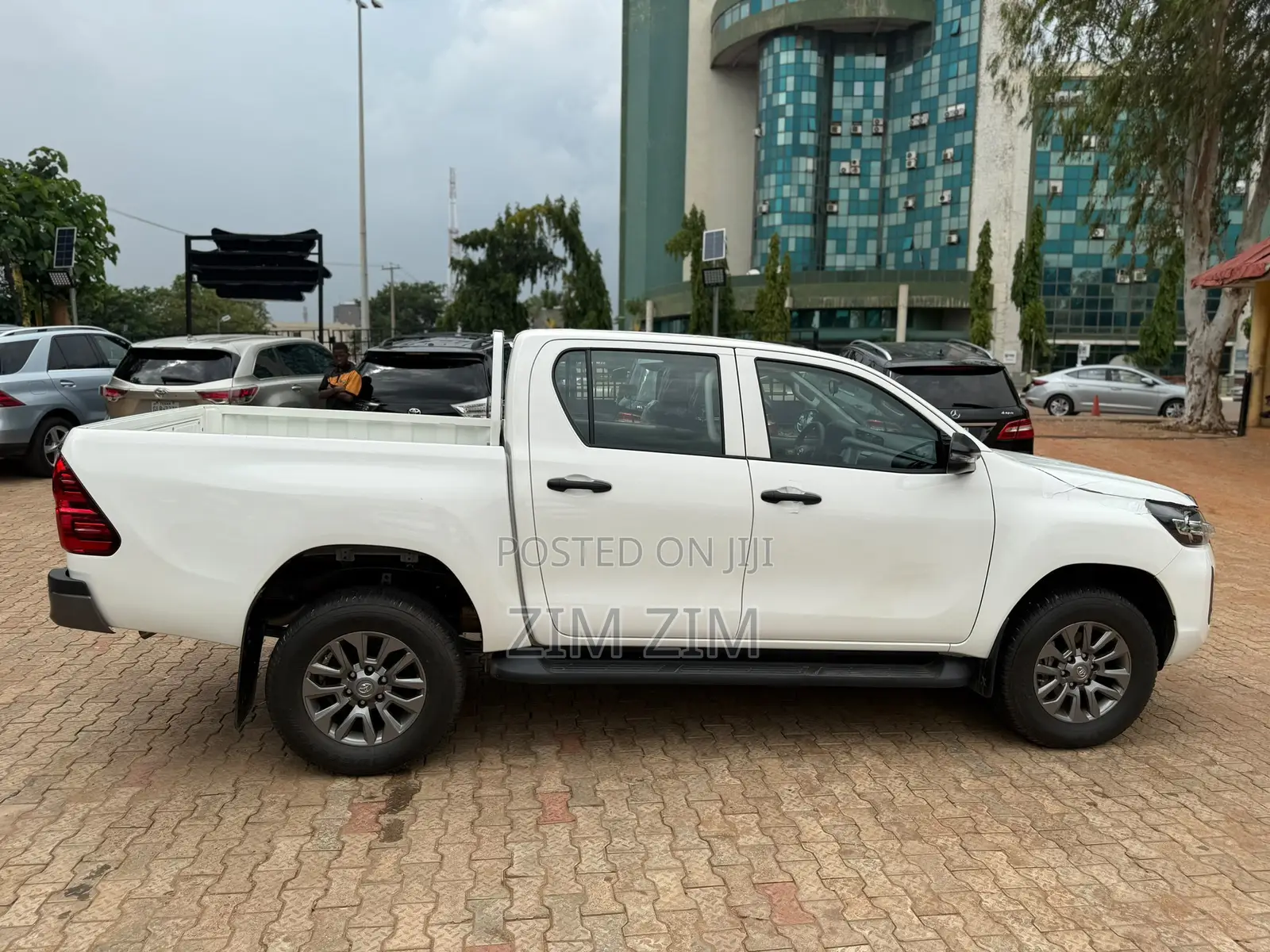 New Toyota Hilux 2025 White