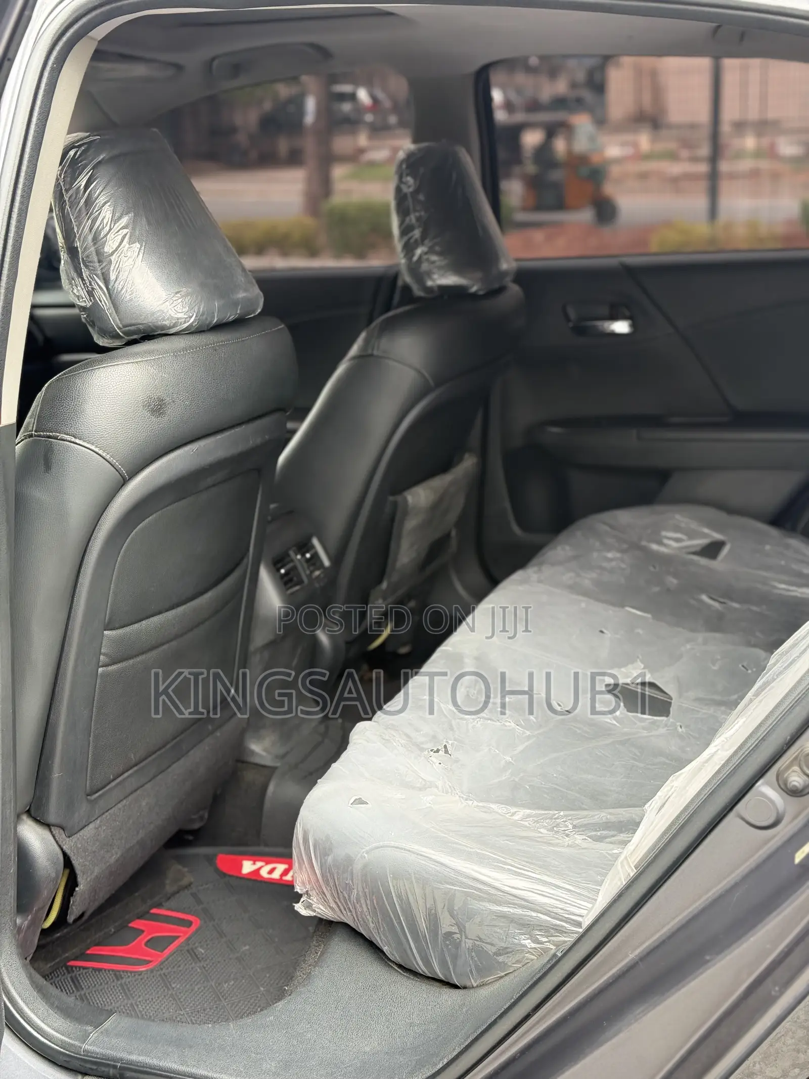 Honda Accord Touring 4dr Sedan FWD (3.5L 6cyl 6A) 2013 Black