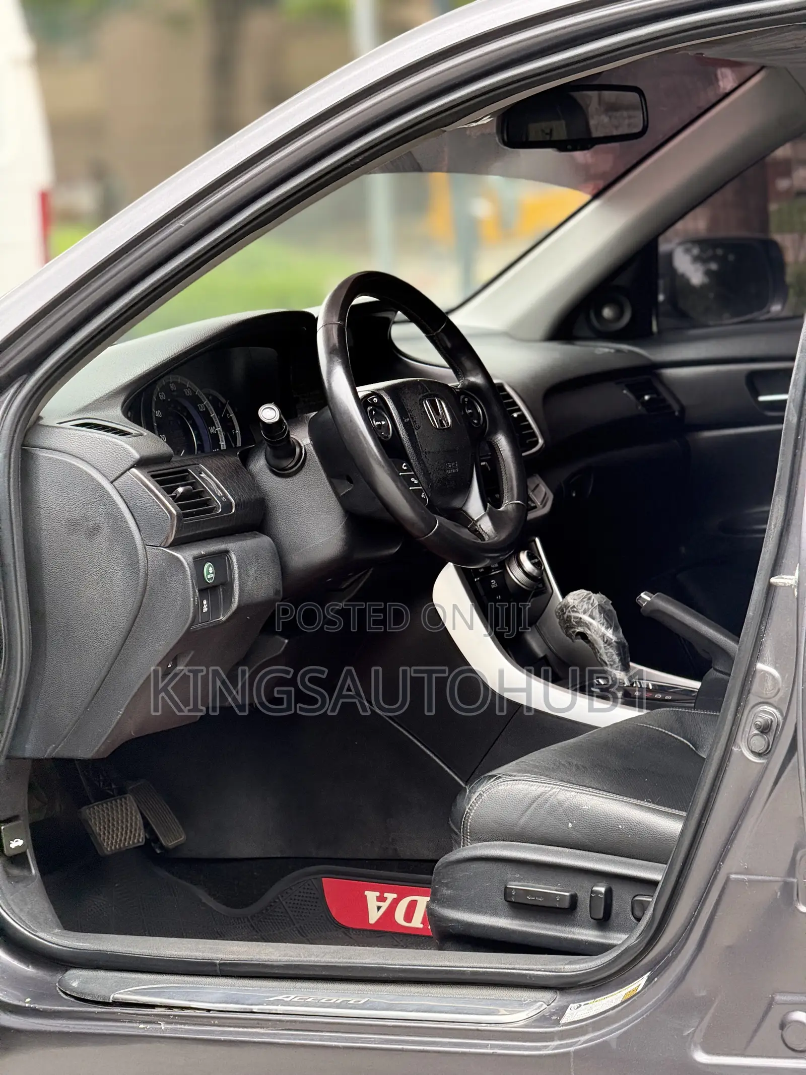 Honda Accord Touring 4dr Sedan FWD (3.5L 6cyl 6A) 2013 Black