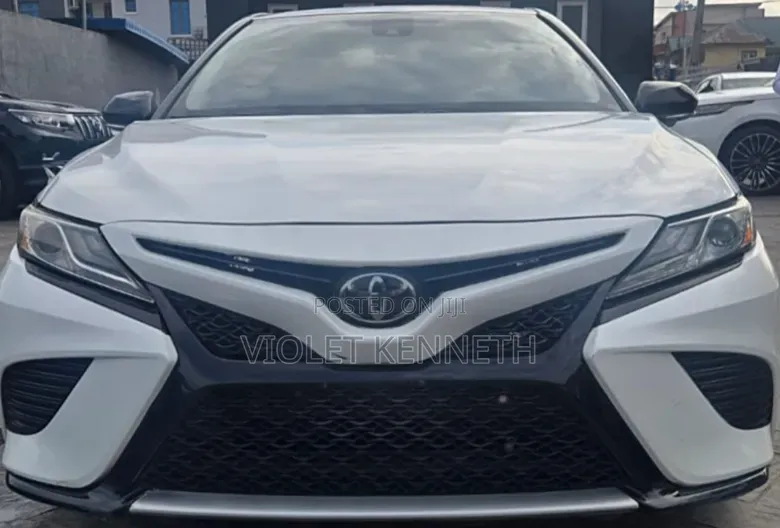 Toyota Camry 2019 White
