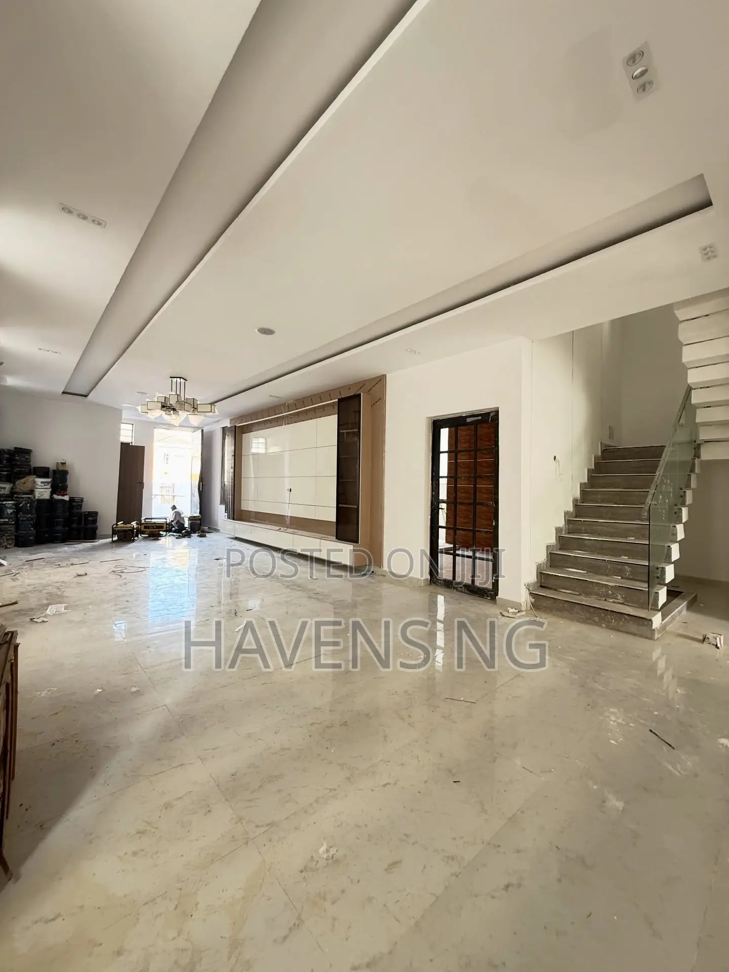 5bdrm Duplex in Osapa london for sale