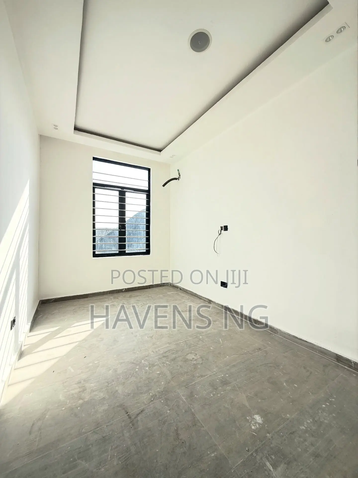 5bdrm Duplex in Osapa london for sale