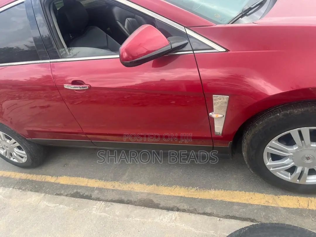 Cadillac SRX 2011 Red