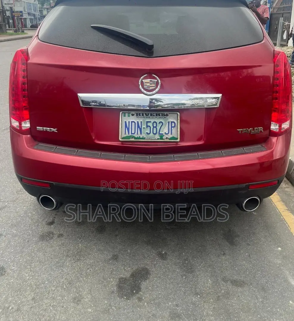 Cadillac SRX 2011 Red