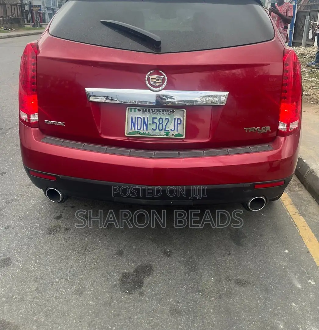 Cadillac SRX 2011 Red