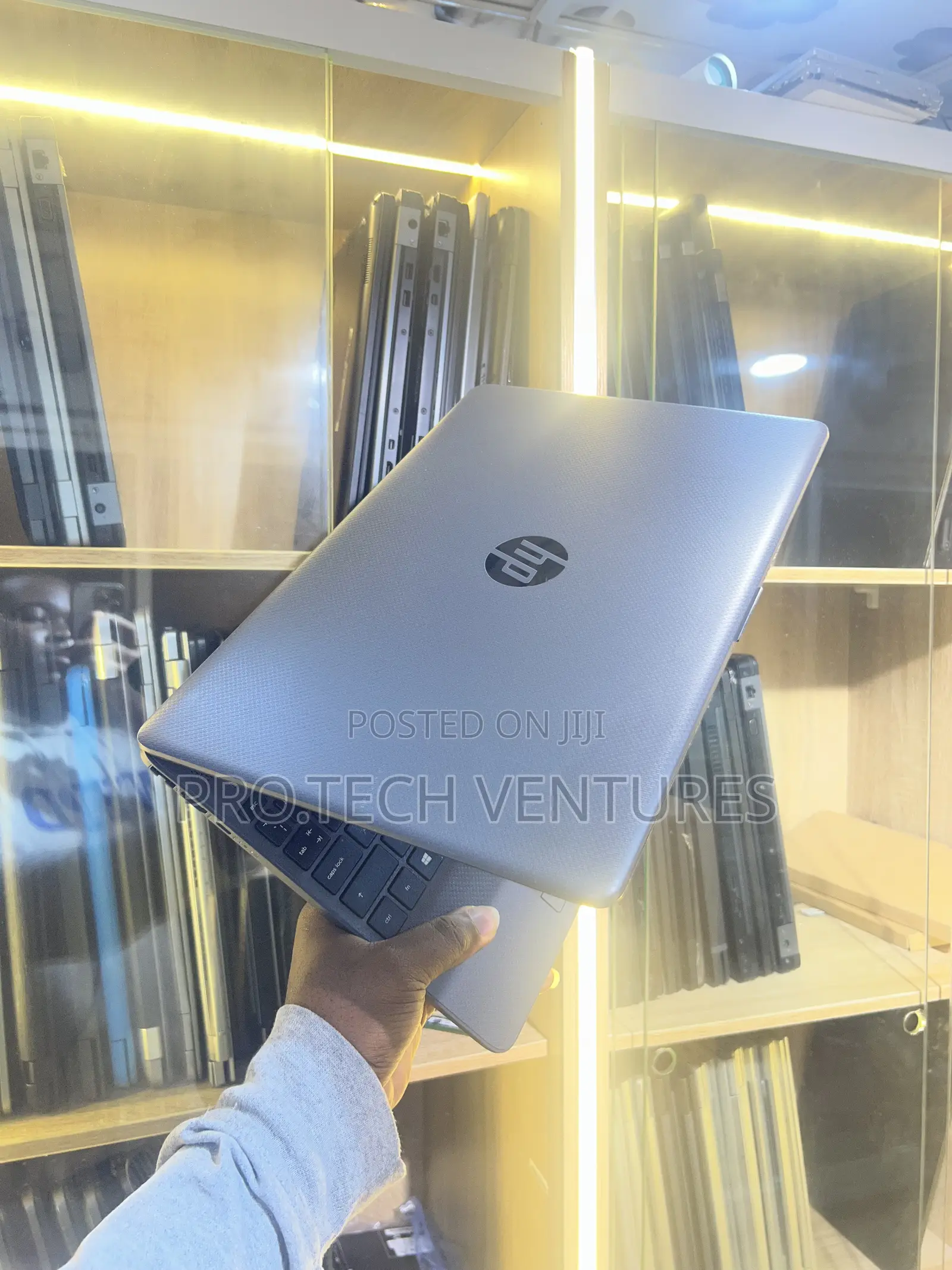 Laptop HP 255 G8 8GB AMD Ryzen 5 SSD 256GB