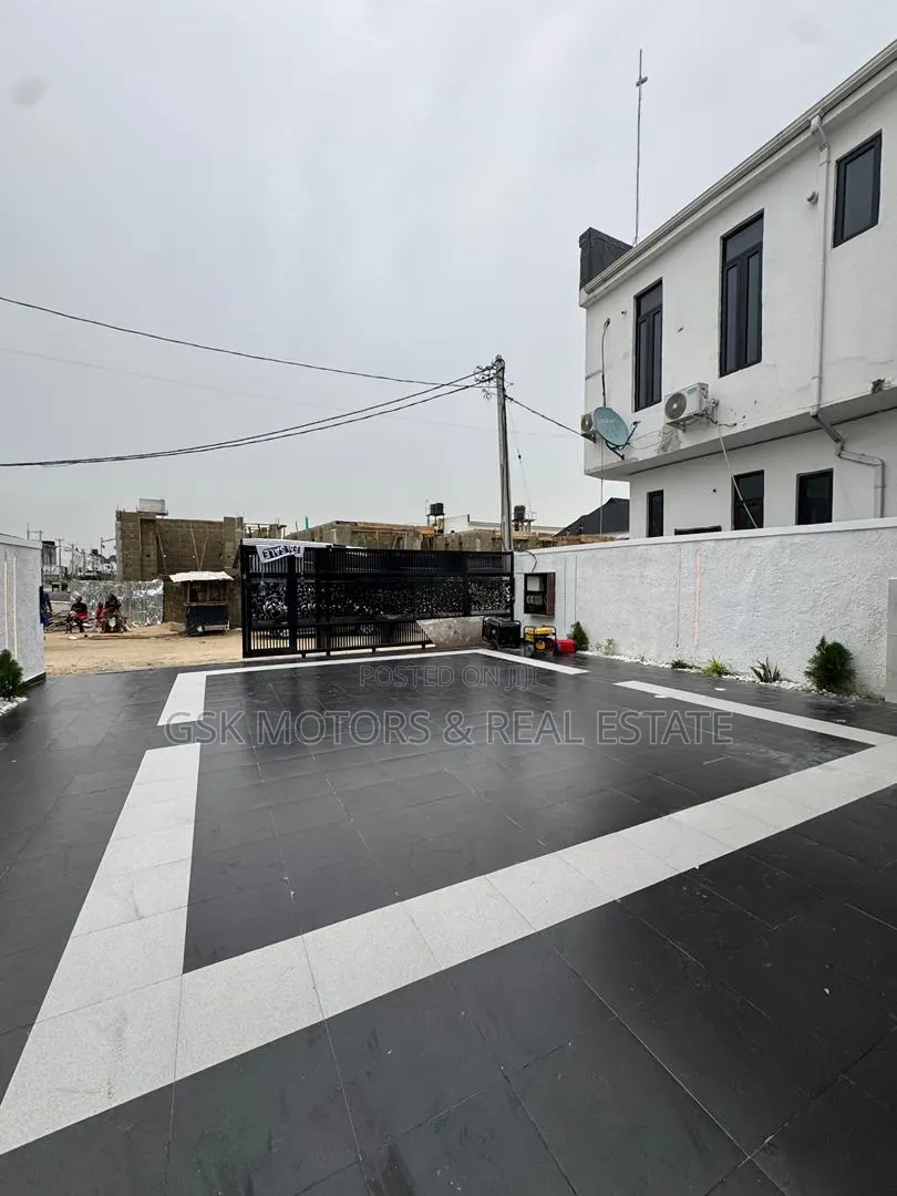5bdrm Duplex in Ikota Villa, Lekki for sale