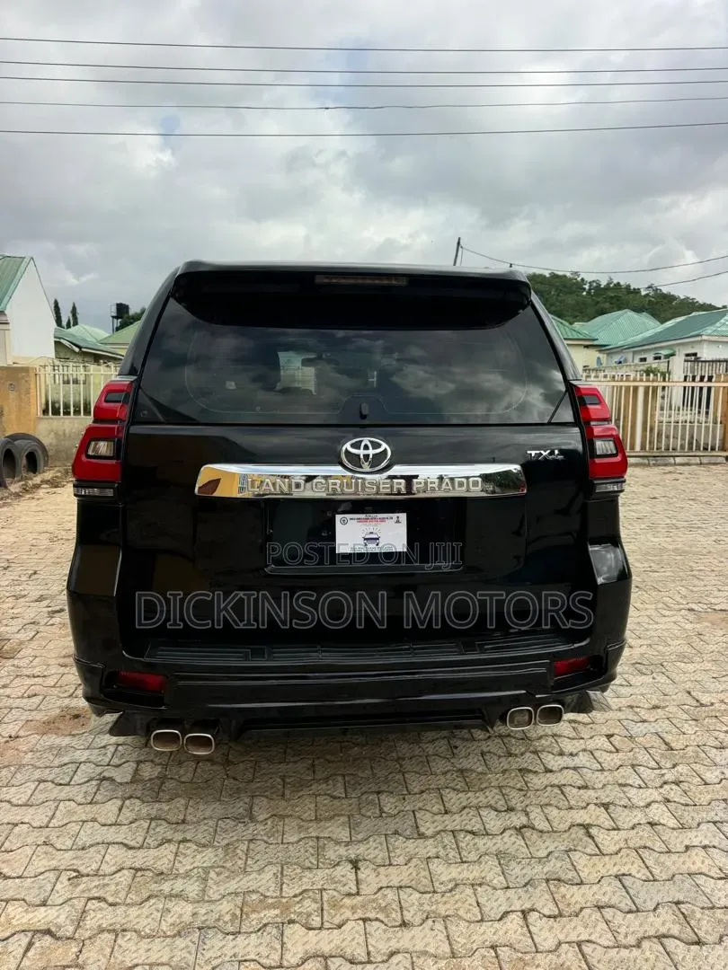 Toyota Land Cruiser Prado 2012 Black