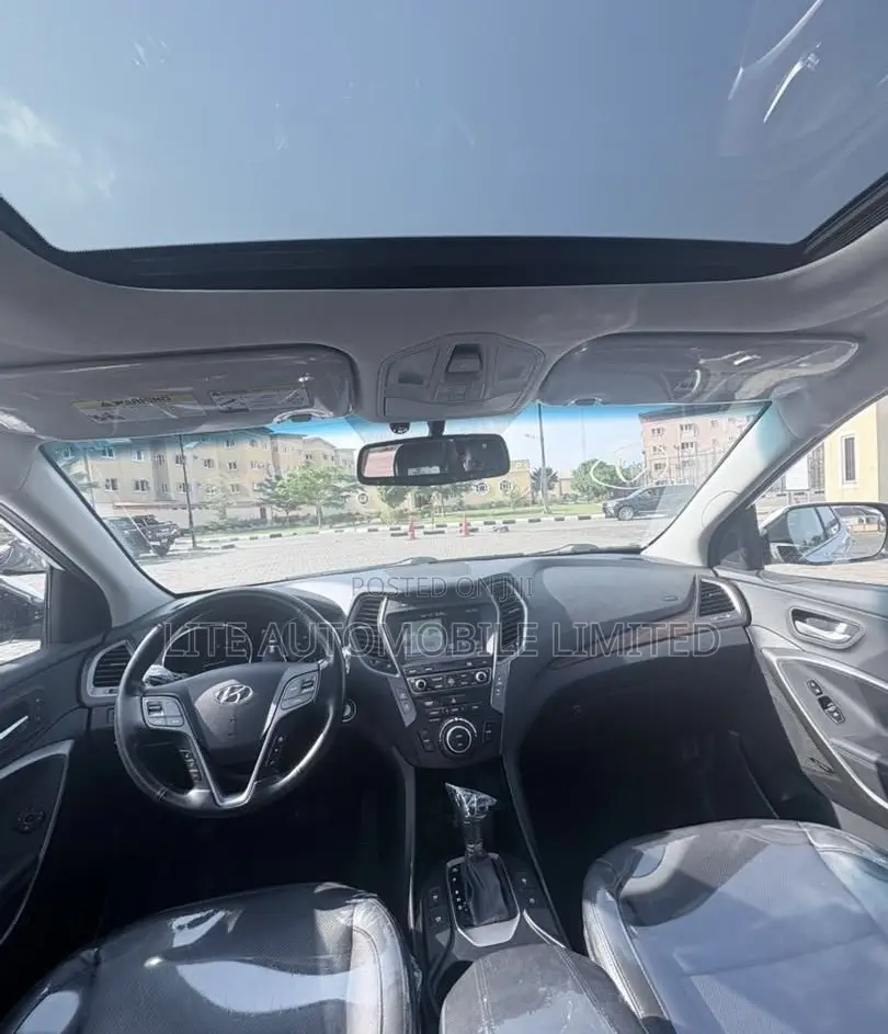 Hyundai Santa Fe Limited Ultimate FWD 2018 White