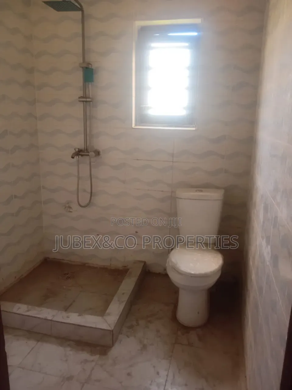3bdrm Block of Flats in Tinubu Village for sale
