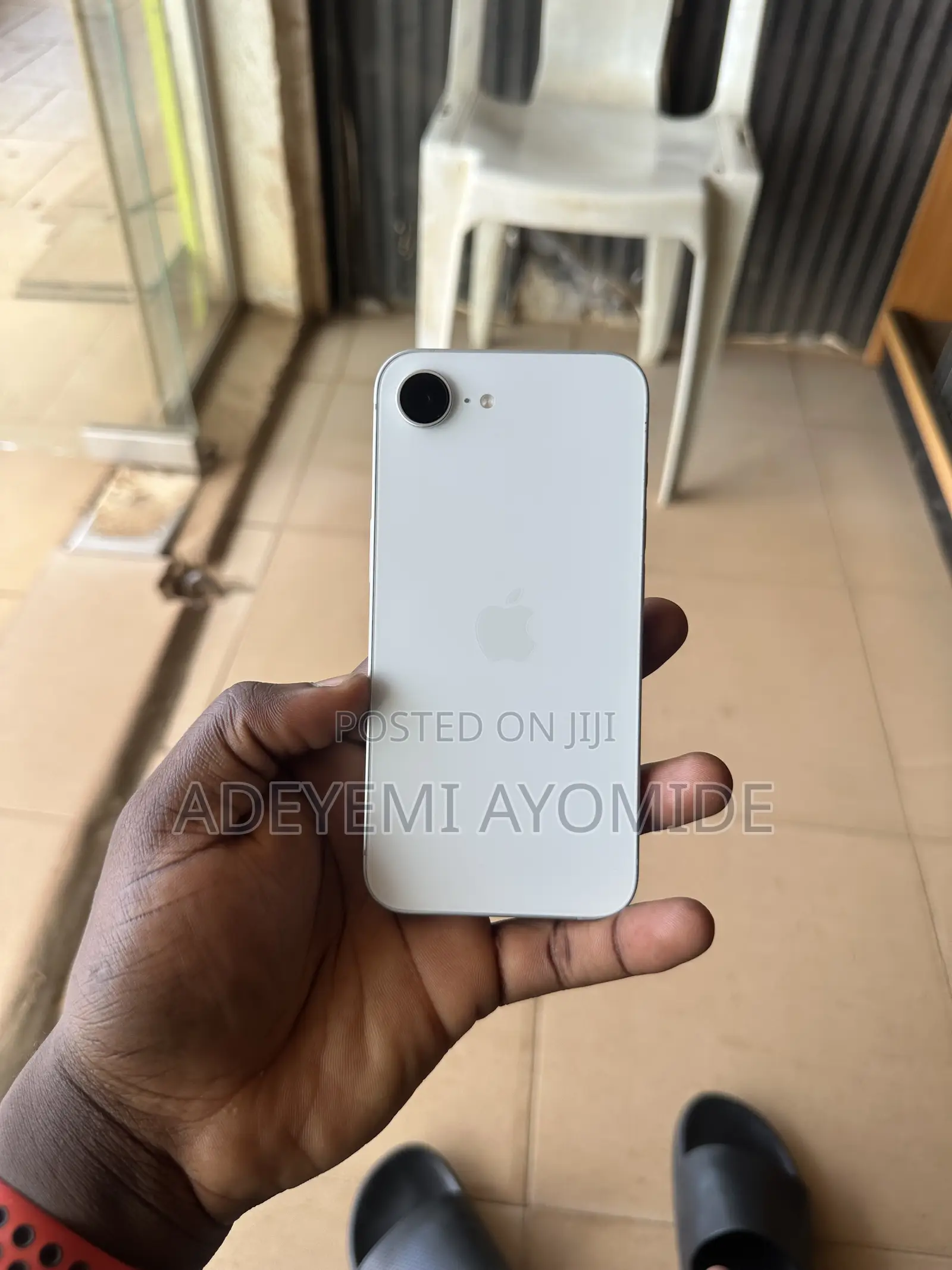 Apple iPhone 16e 128 GB White