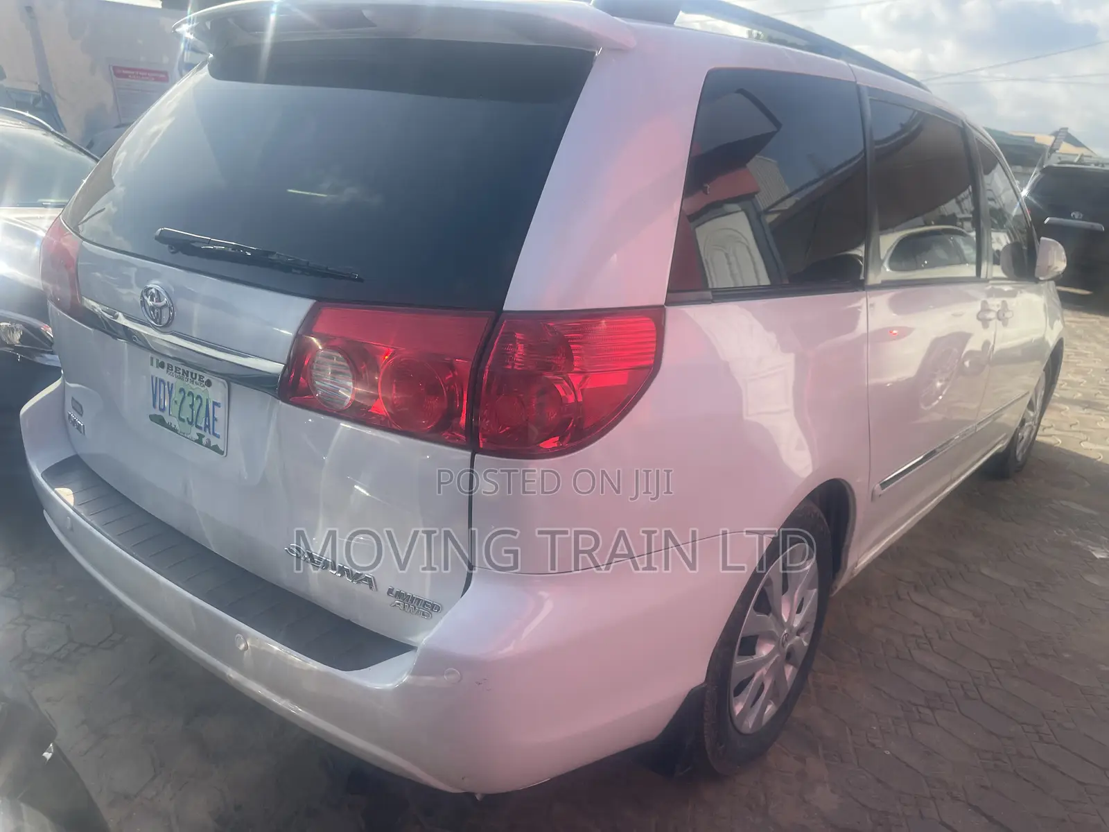 Toyota Sienna XLE Limited AWD 2009 White