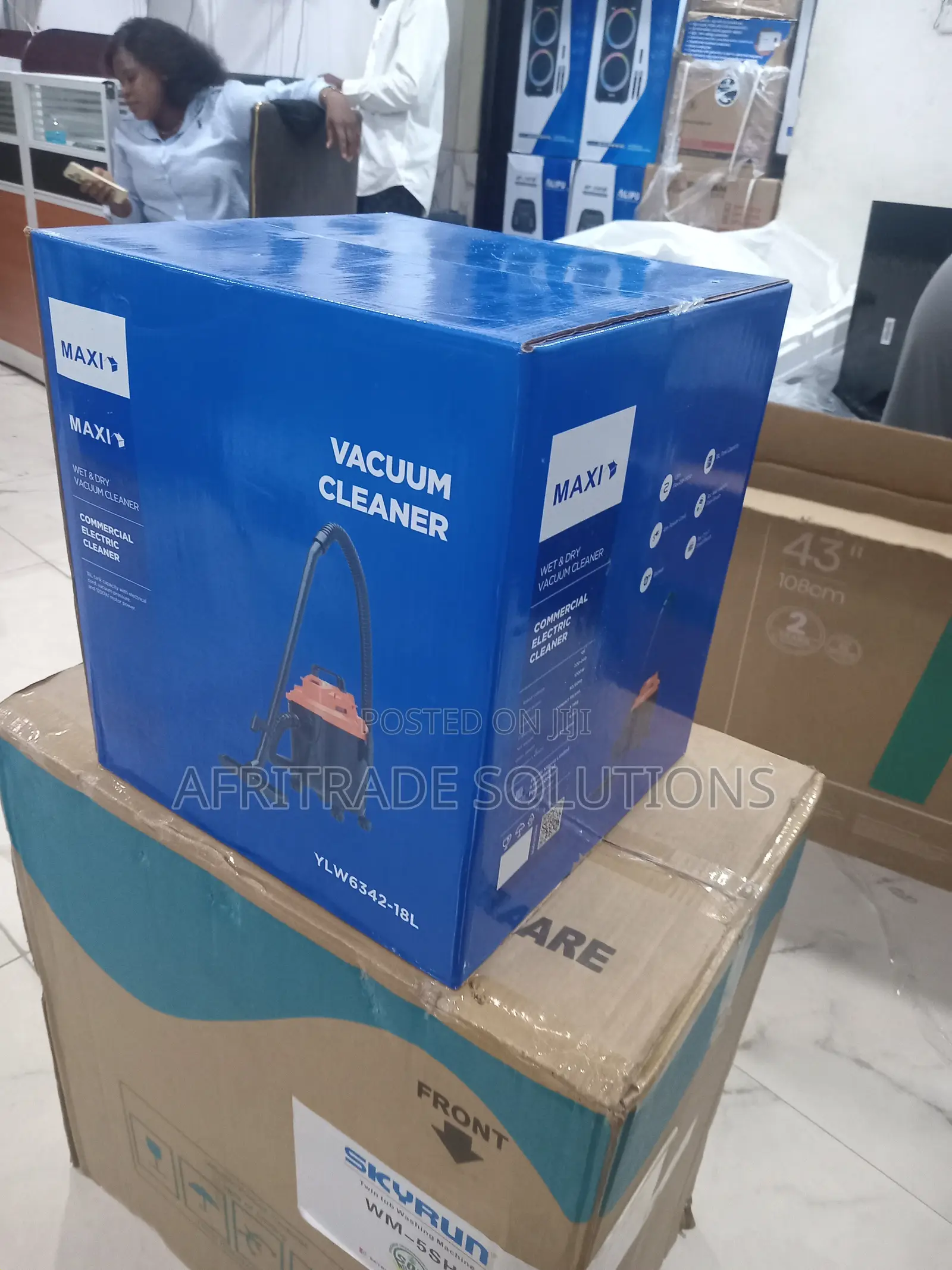 Maxi Wet Dry Vacuum Cleaner for Deep Cleaning