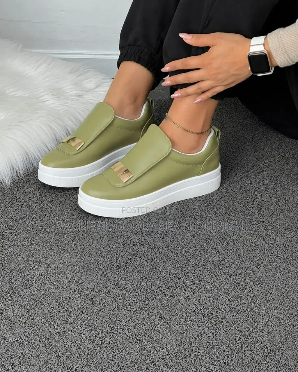 Elegant Unisex Adult Sneakers