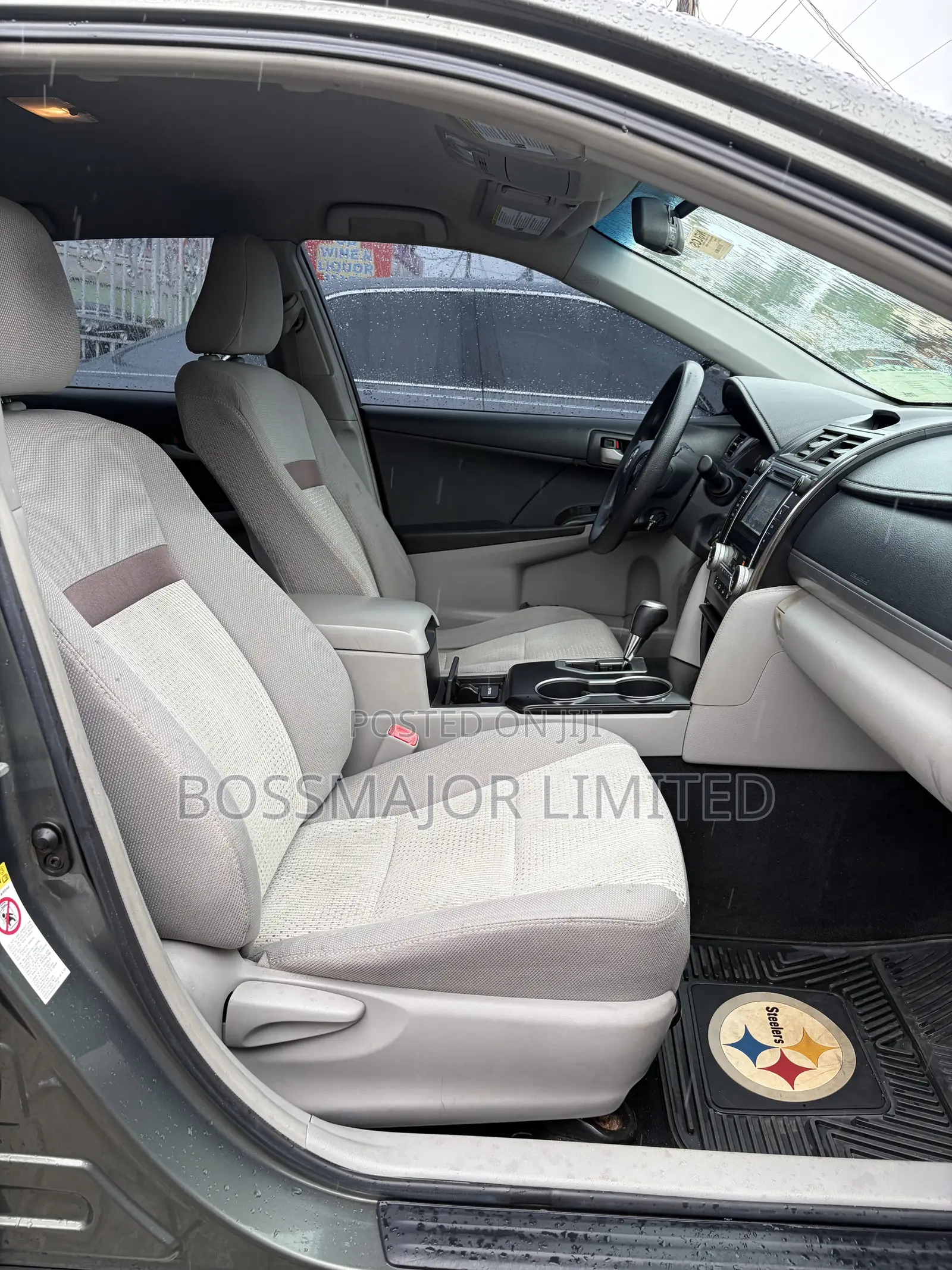 Toyota Camry LE 4dr Sedan (2.5L 4cyl 6A) 2012