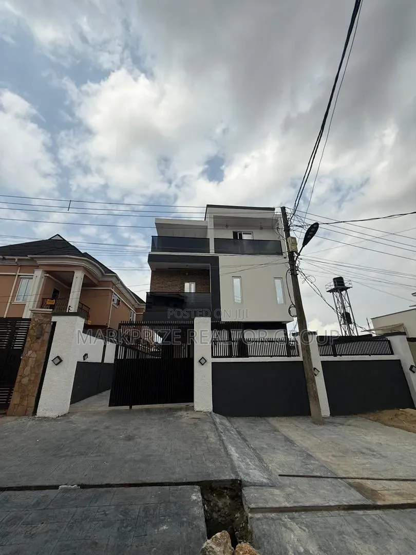 5bdrm Duplex in Magodo Phase 2 for sale
