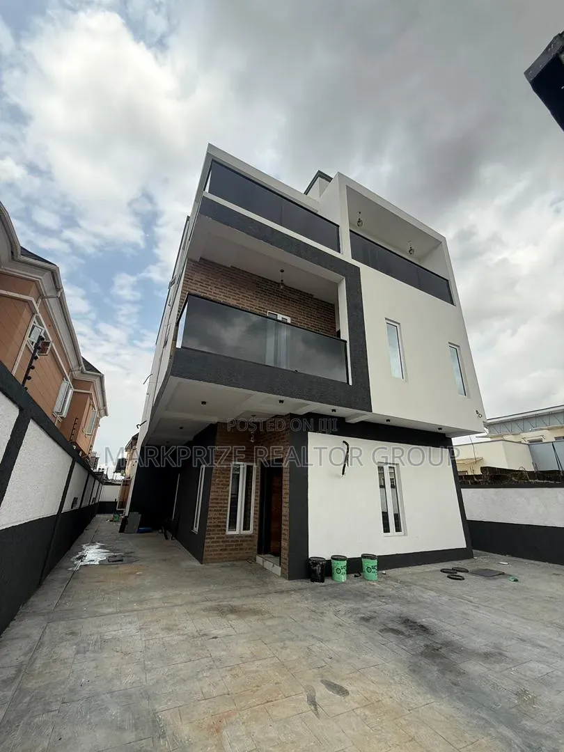 5bdrm Duplex in Magodo Phase 2 for sale