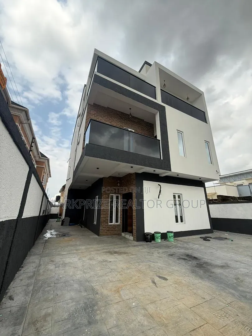 5bdrm Duplex in Magodo Phase 2 for sale