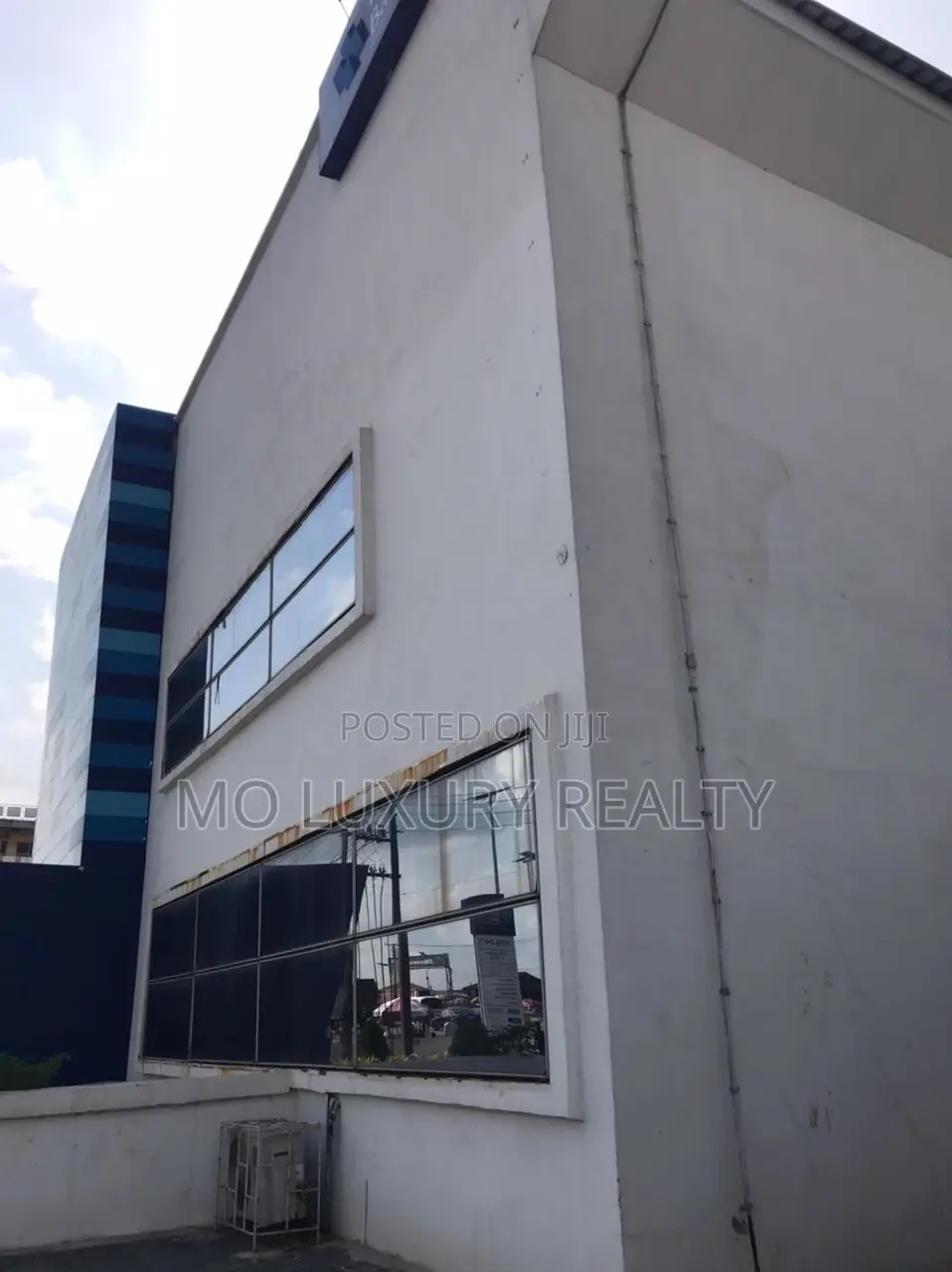 Open Plan Office Space 278.93 SQM Suitable for Coperate Office.