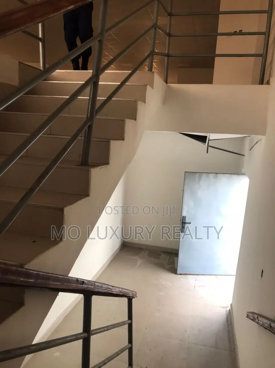 Open Plan Office Space 278.93 SQM Suitable for Coperate Office.