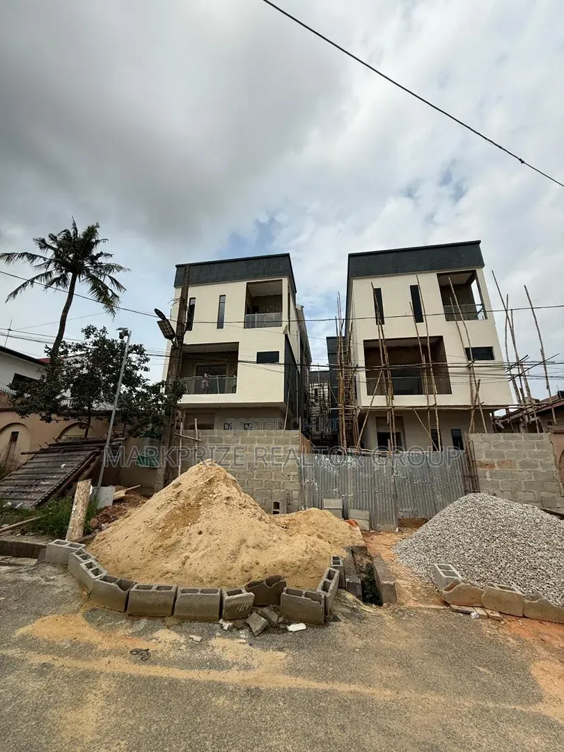 5bdrm Duplex in Magodo Phase 2 for sale