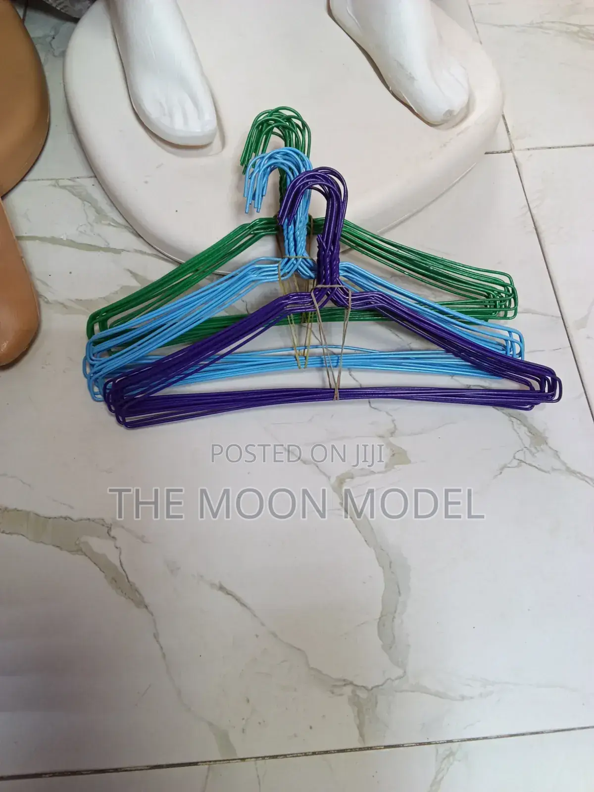 12pcs Coated Iron Hangers