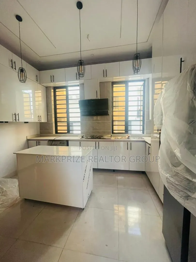 6bdrm Duplex in Magodo Phase 2 for sale