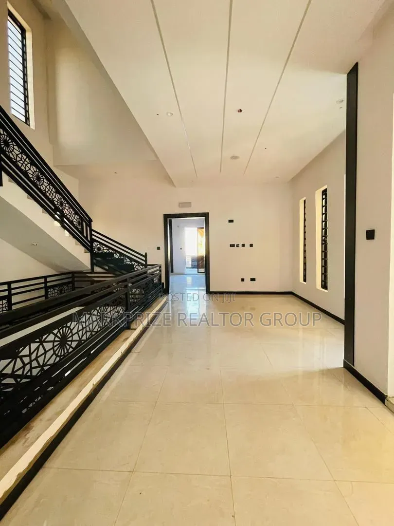 6bdrm Duplex in Magodo Phase 2 for sale
