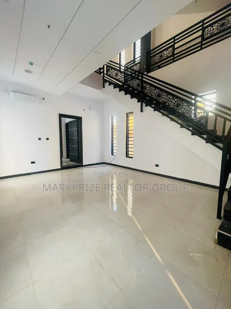 6bdrm Duplex in Magodo Phase 2 for sale