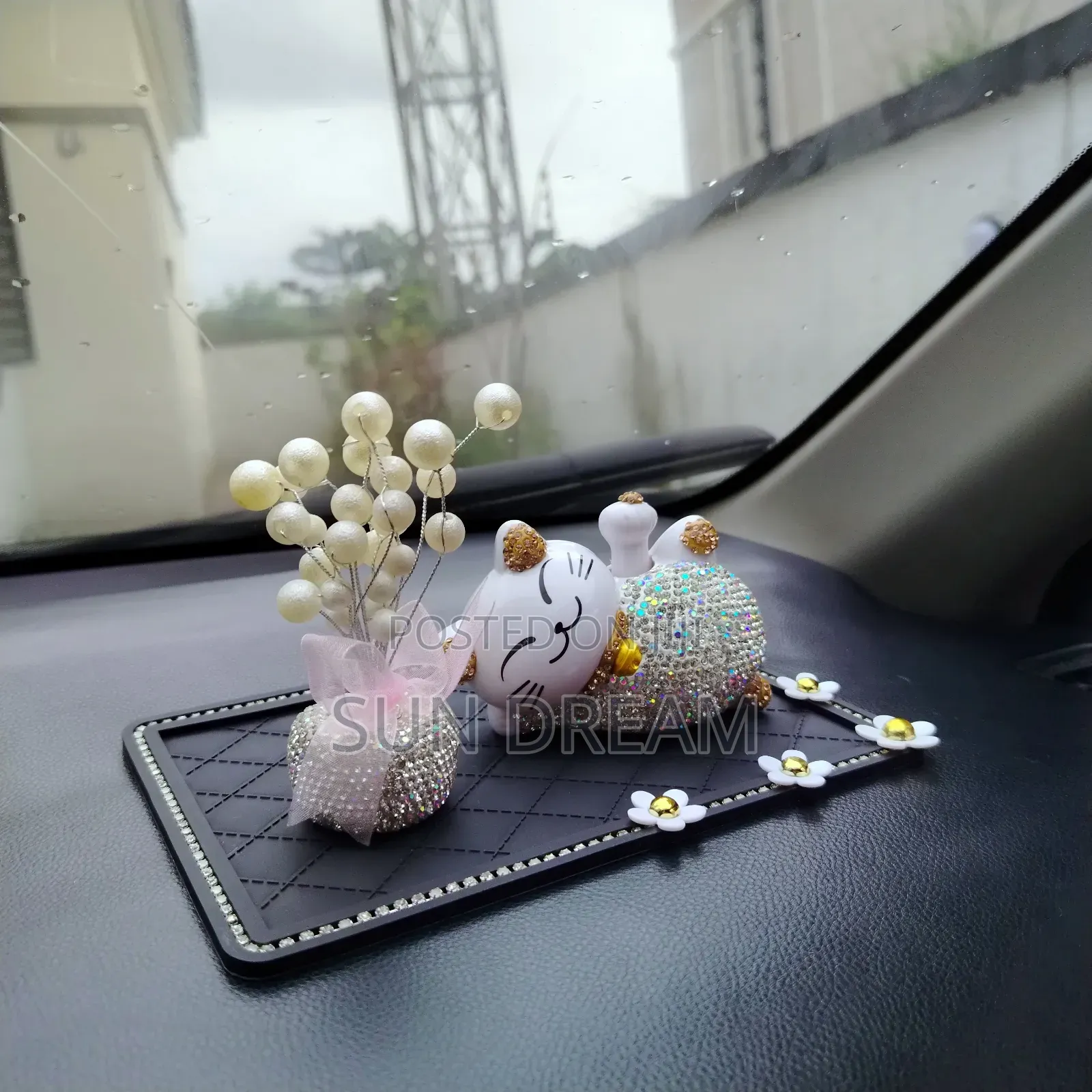 Diamond Cat Solar Energy Shake Hands When Sunny Home Decration Gift