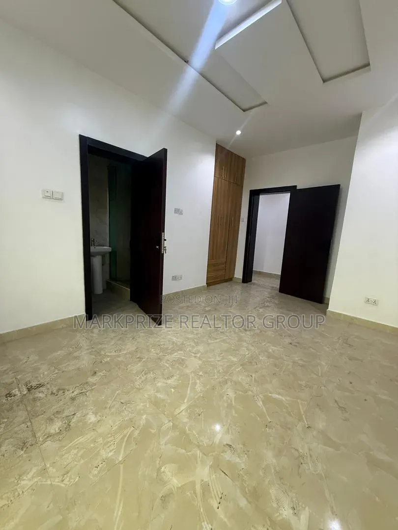 3bdrm Apartment in Magodo Phase 2 Lagos for sale