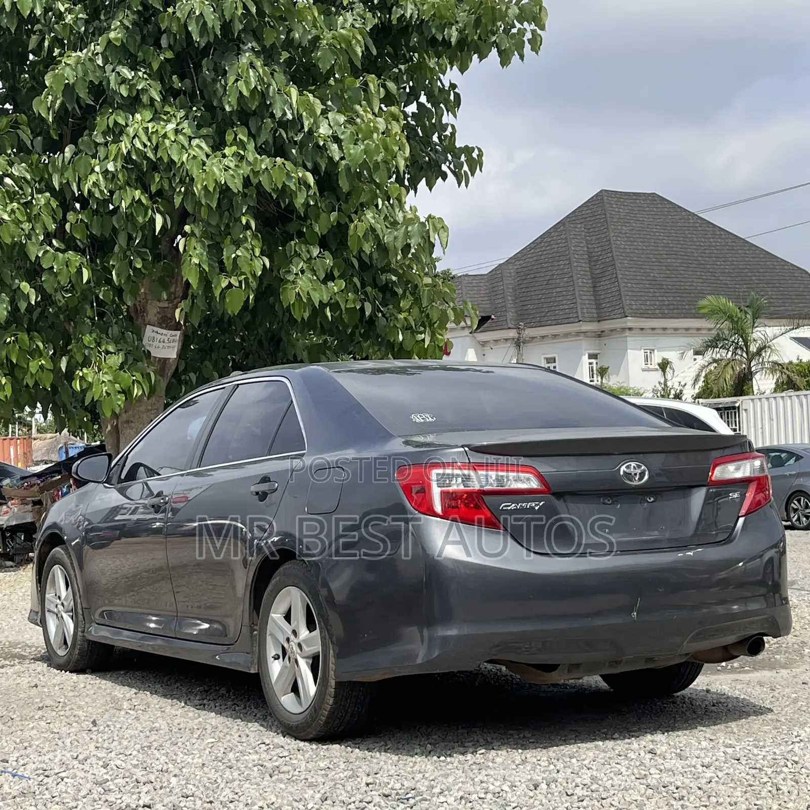 Toyota Camry SE 4dr Sedan (2.5L 4cyl 6A) 2013 Gray