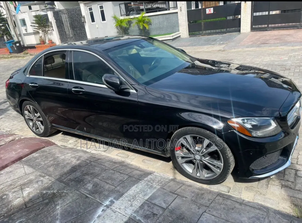 Mercedes-Benz C300 2015 Black
