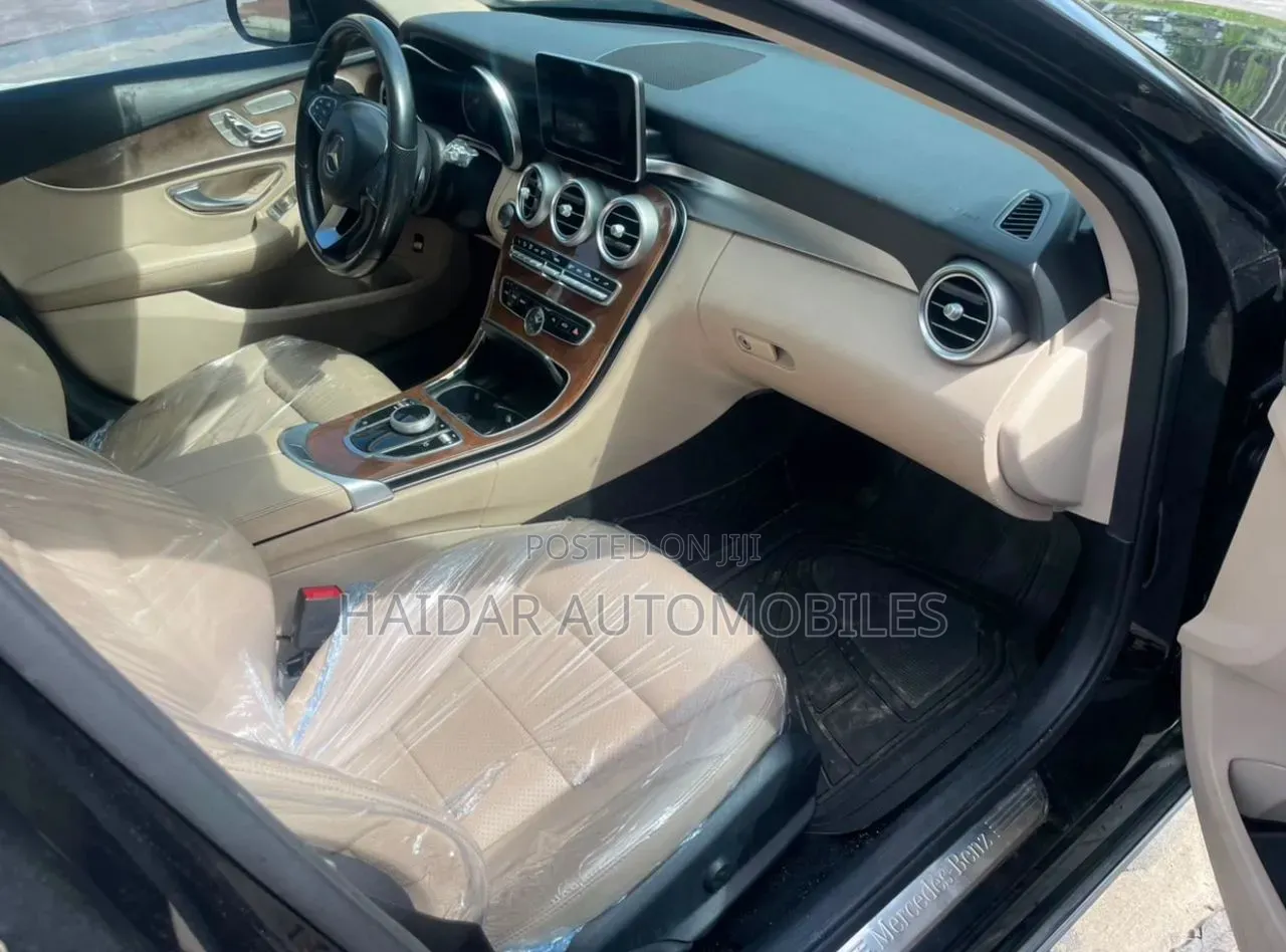 Mercedes-Benz C300 2015 Black